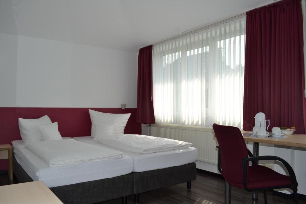 Europa-Haus-Bocholt - Bett & Bike Hotel Стая снимка
